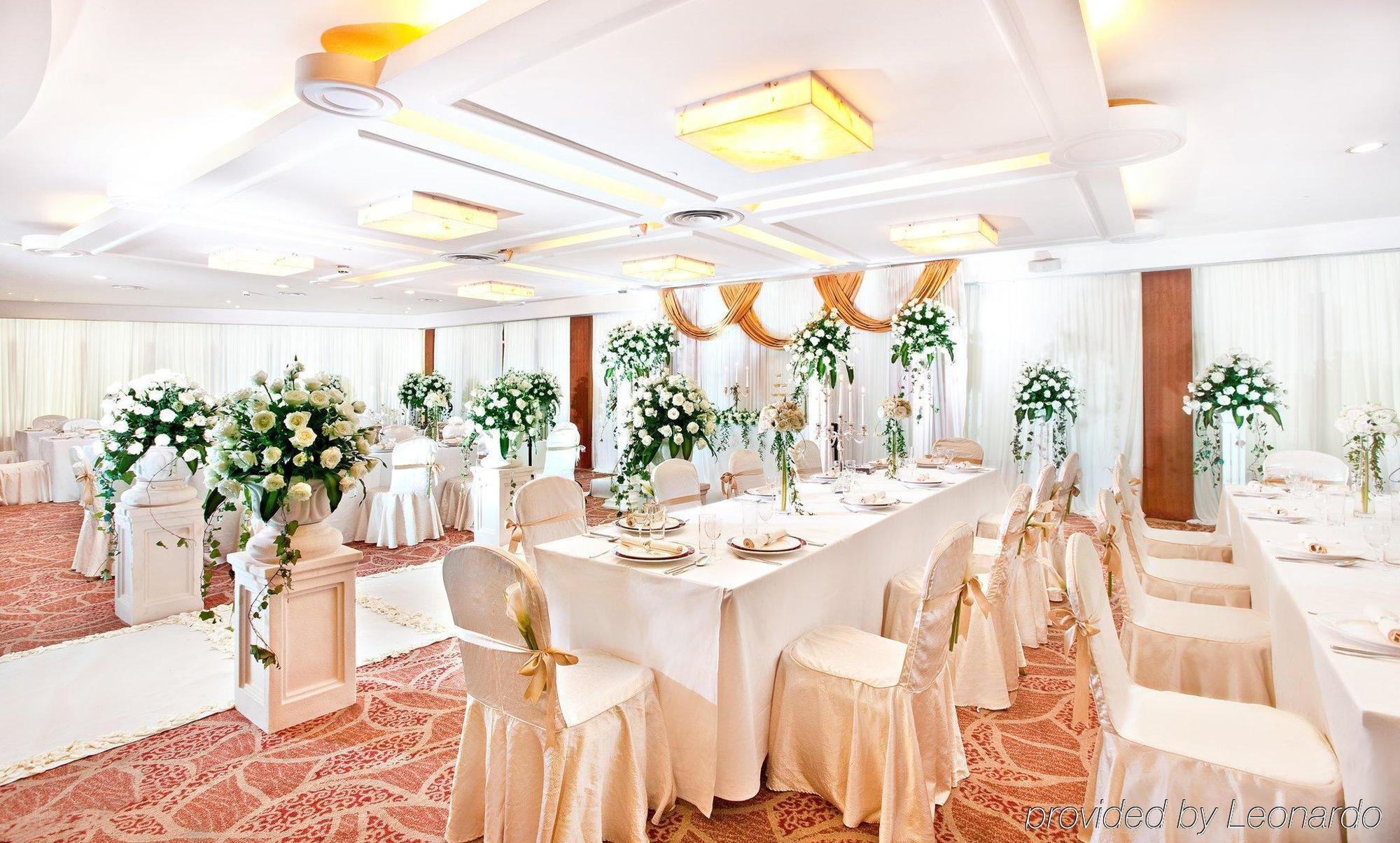 Crowne Plaza Nanjing Hotels & Suites Экстерьер фото
