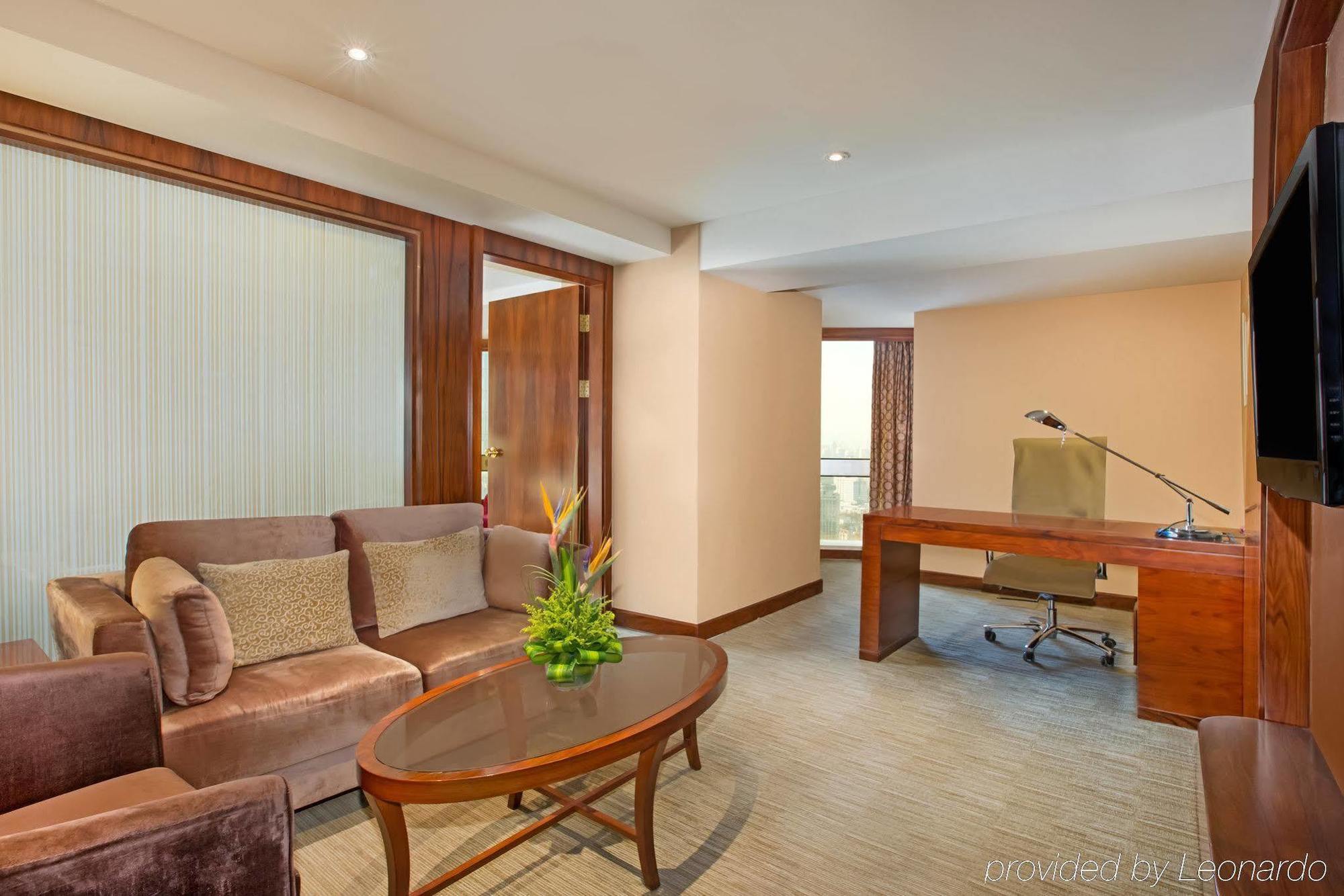 Crowne Plaza Nanjing Hotels & Suites Экстерьер фото